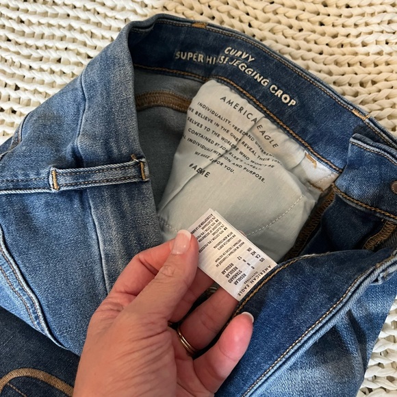 American Eagle Curvy High Waisted Cropped Jeans - Picture 6 of 6